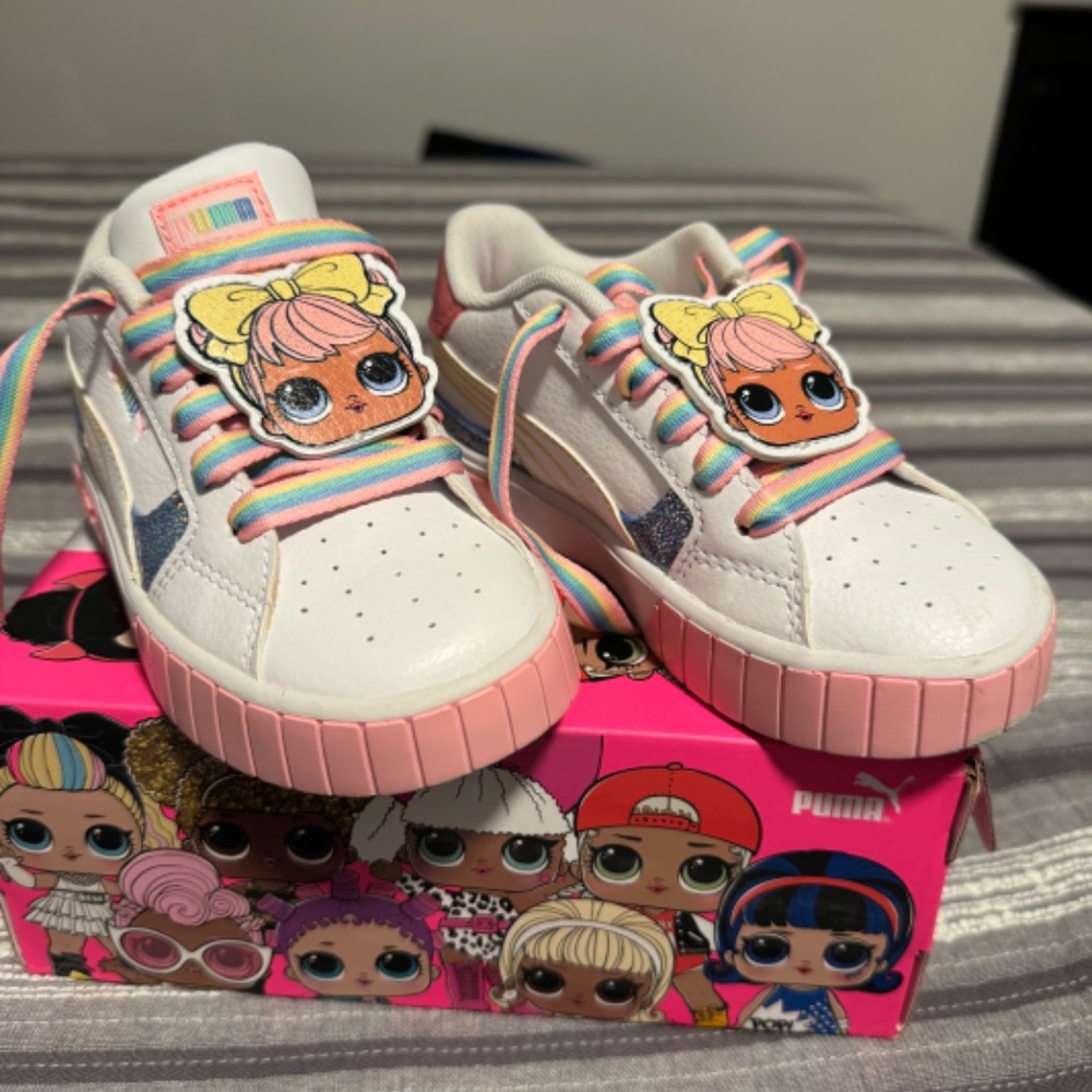 Shoes - Picture 2 of 5